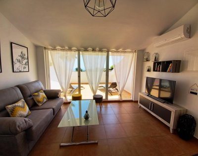 Attic apartment with seaviews, swimming-pool, whirlpool and sauna!