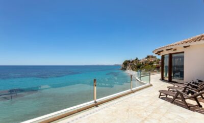 ¡Villa Irene en primera línea de mar con acceso al mar!