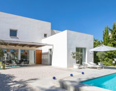 Villa with private pool located 350 m to the sea!
