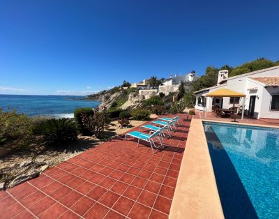Villa con piscina privada y acceso privado a la playa