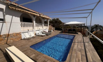 ¡Villa con piscina privada a 7 min de Cala Enmig!