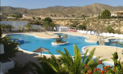 Bungalow en urb. Alkabir con piscina grande!